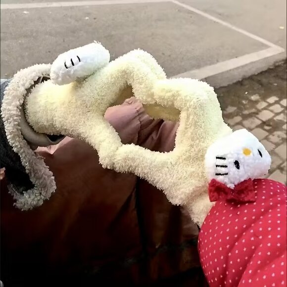 HELLO KITTY Pale Yellow Fuzzy Glove Mittens BRAND-NEW & SO CUTE! - Picture 3 of 4